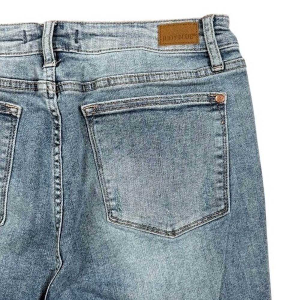 Judy Blue Los Angeles High Rise Straight Leg Jeans Light Wash Distressed 13/31